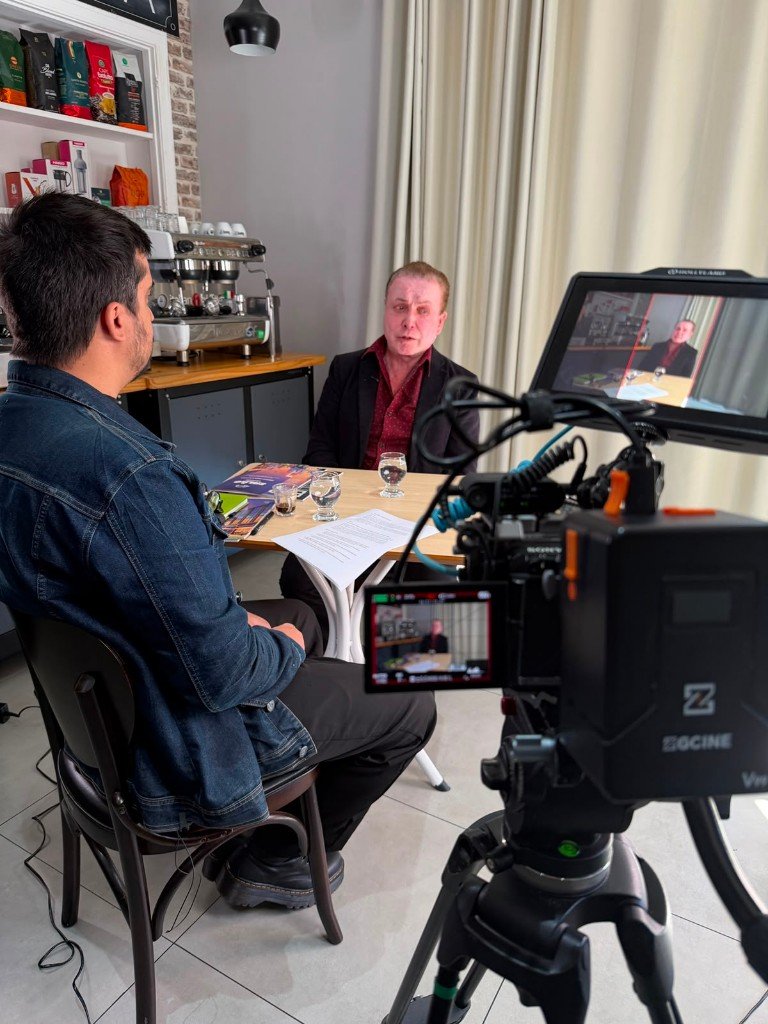 Paulo Cesar Mauro gravando podcast na Abrasel — Global Franchise